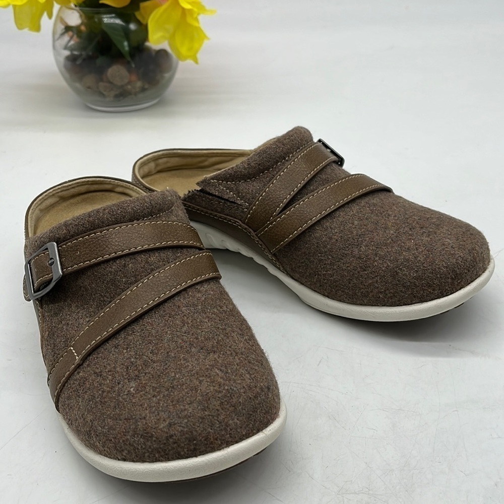 Spenco Slip On Brown Mule Women's Size 6. CM3569F